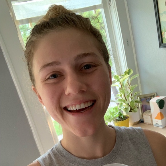 Meet your Posher, Hannah - Picture 1 of 1
